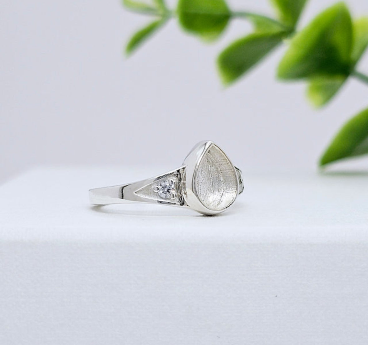 Teardrop Double Crystal Ring
