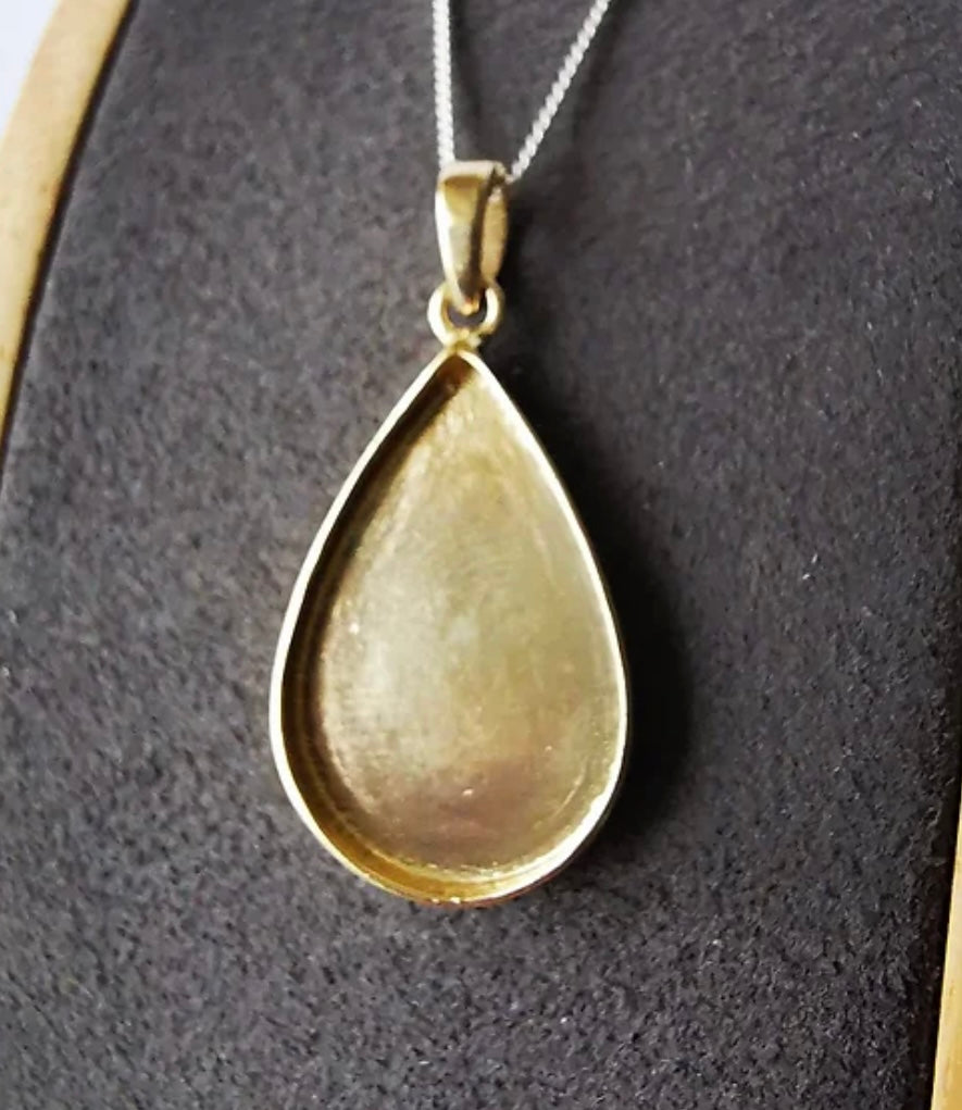 9K Gold Pear Pendant